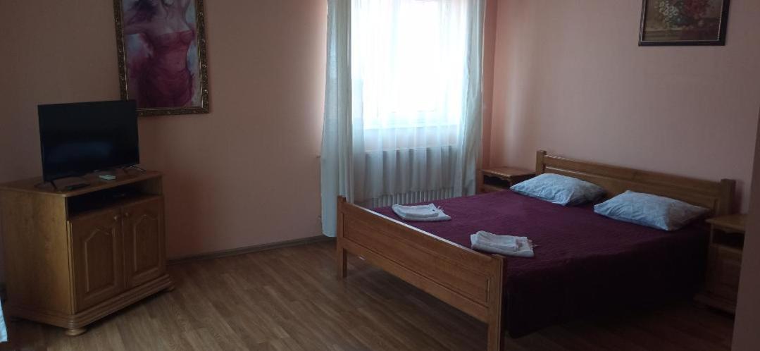 Hotel Nikolet Mukacheve Exterior photo