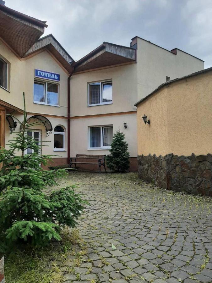 Hotel Nikolet Mukacheve Exterior photo